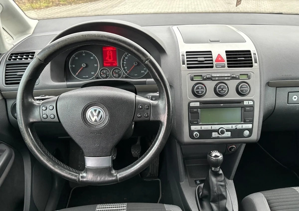 Volkswagen Touran cena 23999 przebieg: 238000, rok produkcji 2008 z Świebodzin małe 379